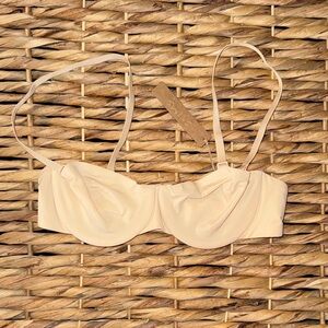 SKIMS SMOOTHING WIRELESS BRA